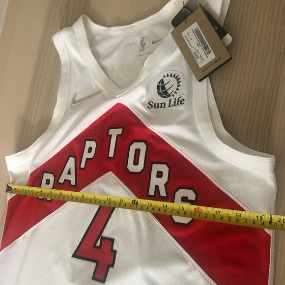 Official Scottie Barnes Raptors jersey - Picture 6 of 13
